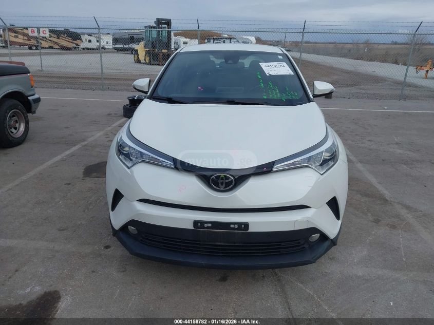 Toyota C-HR 2018 — photo 2