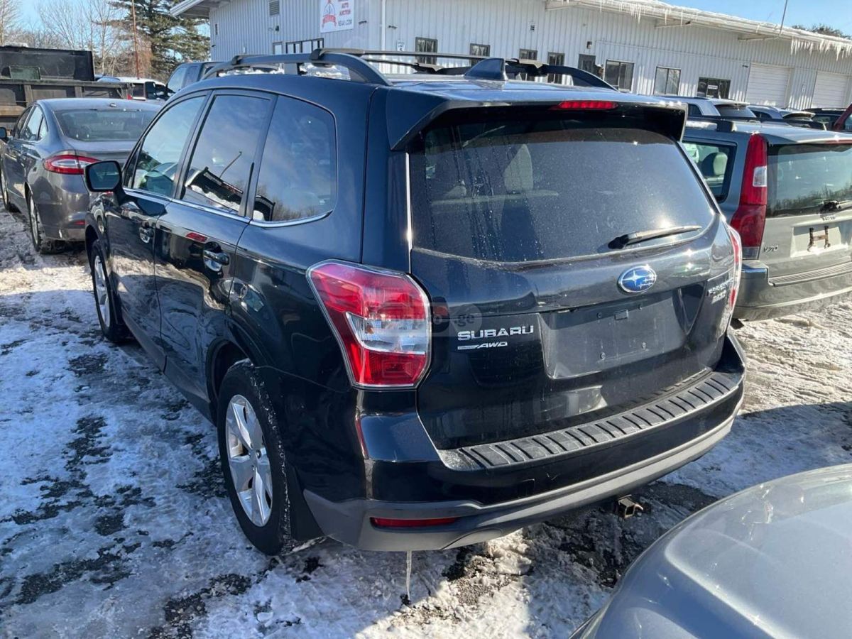 Subaru Forester 2016 — photo 2