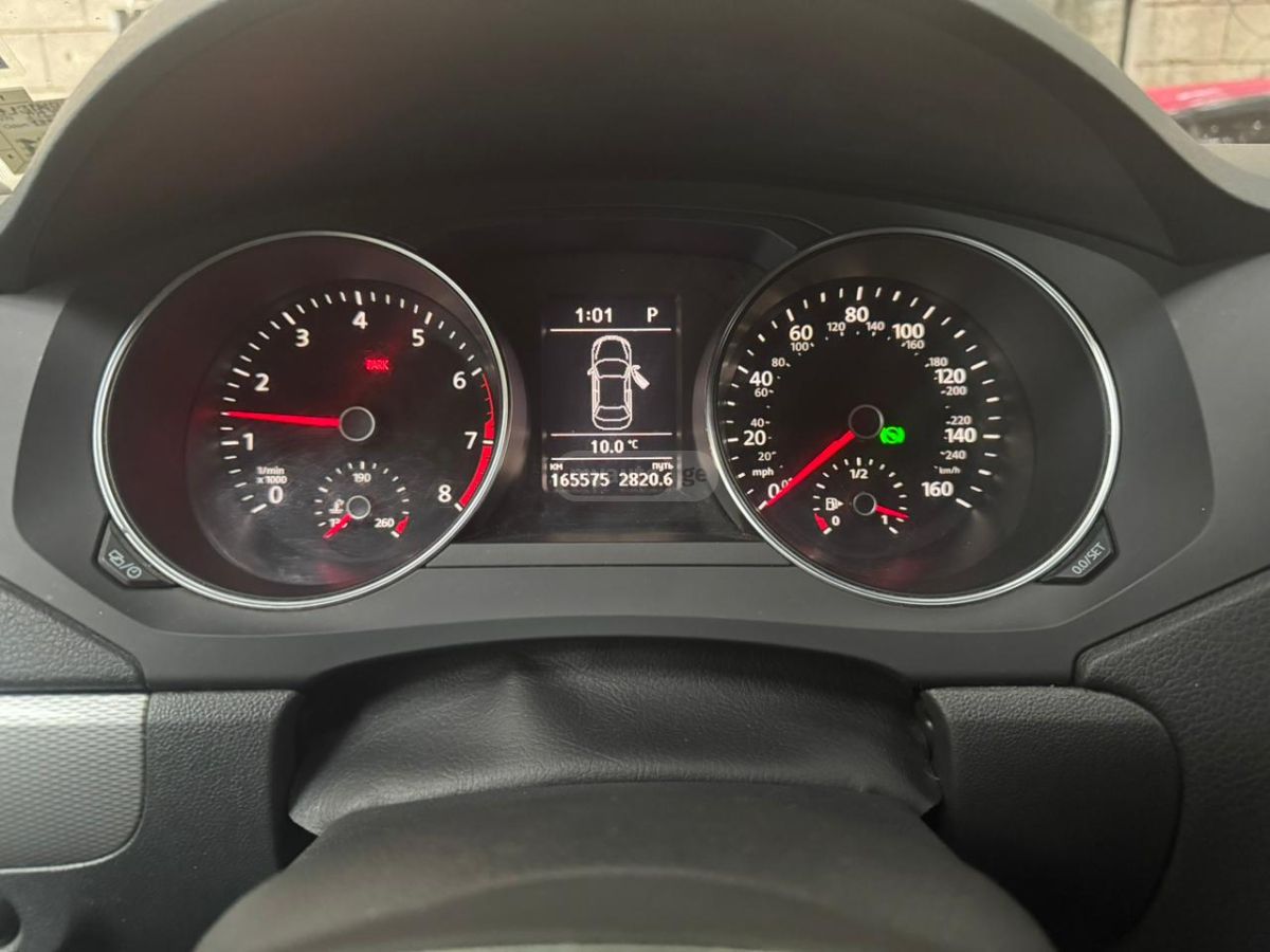 Volkswagen Jetta 2016 — photo 2