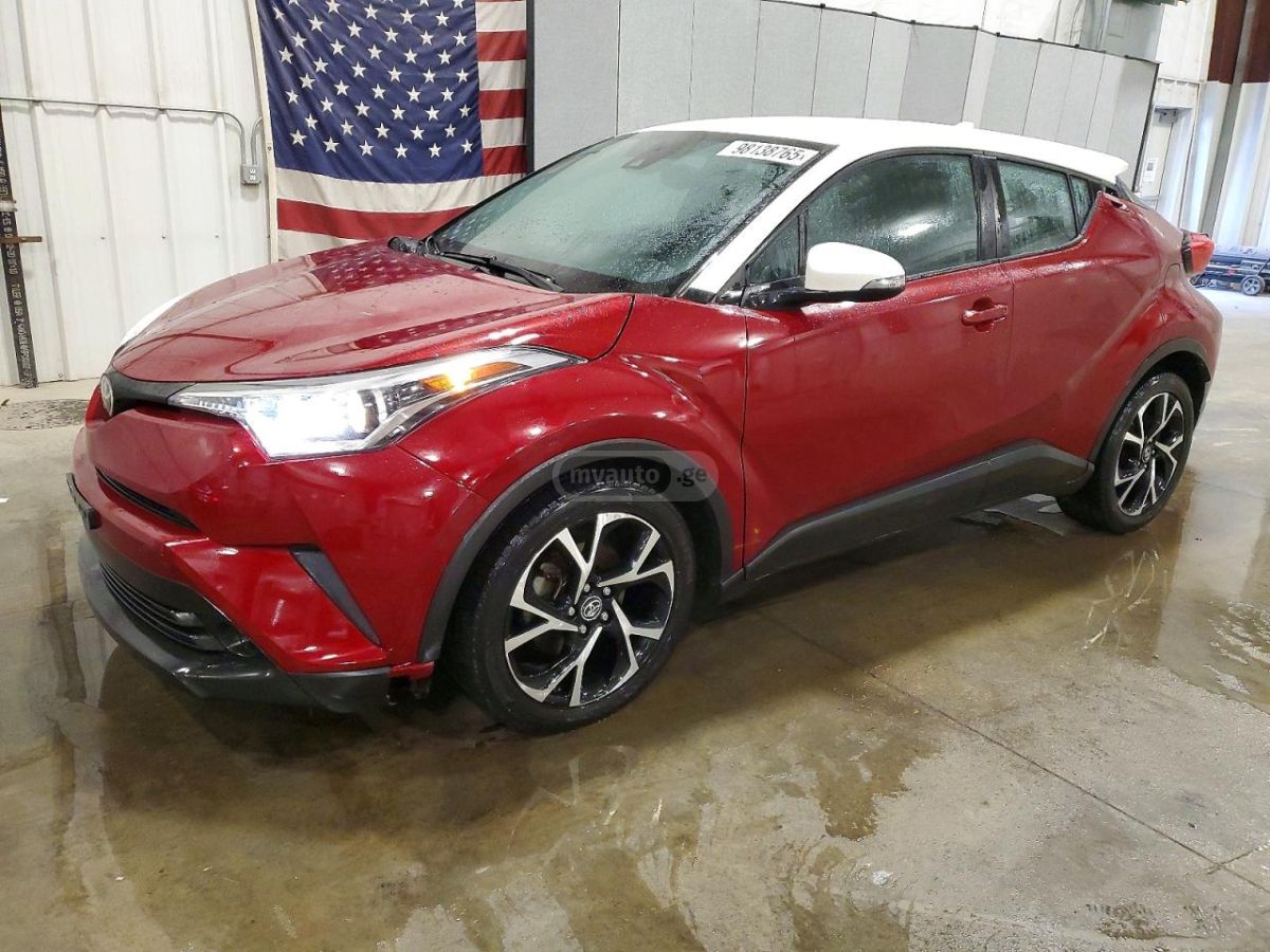 Toyota C-HR 2018 — photo 2
