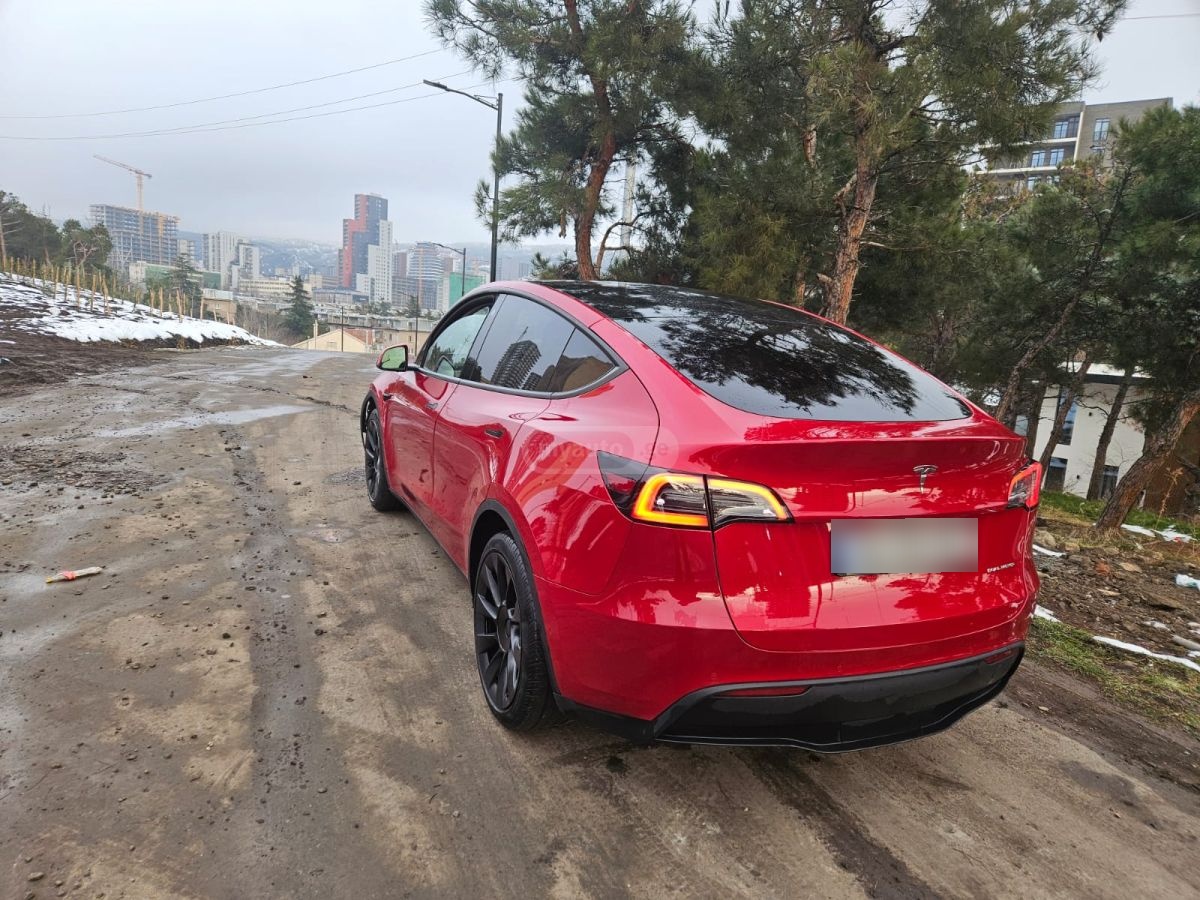 Tesla Model Y 2021 — photo 2