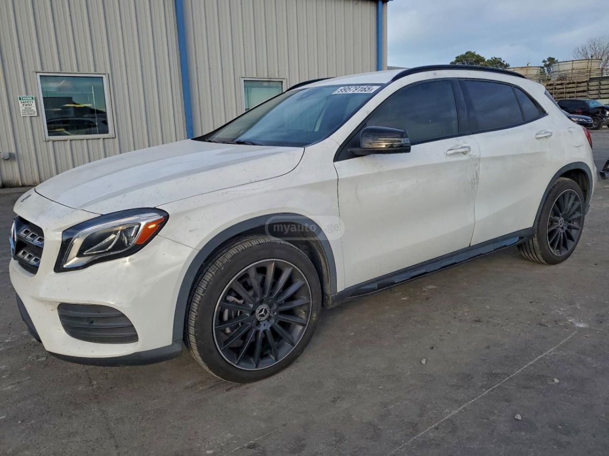 Mercedes-Benz GLA 250