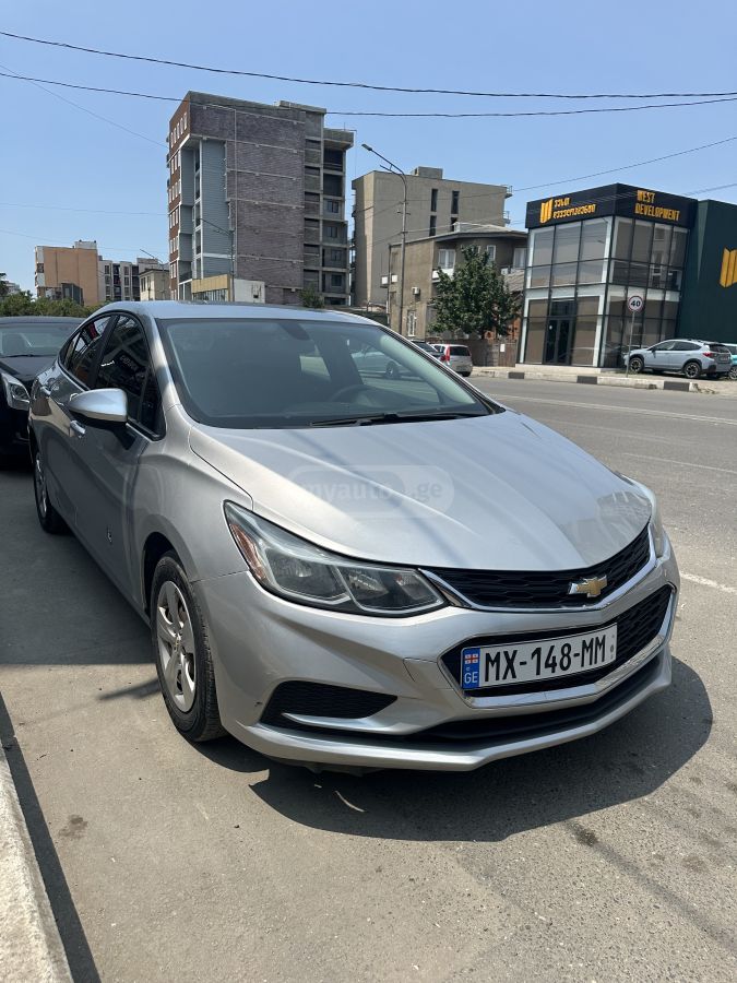 Chevrolet Cruze 2018 — photo 2