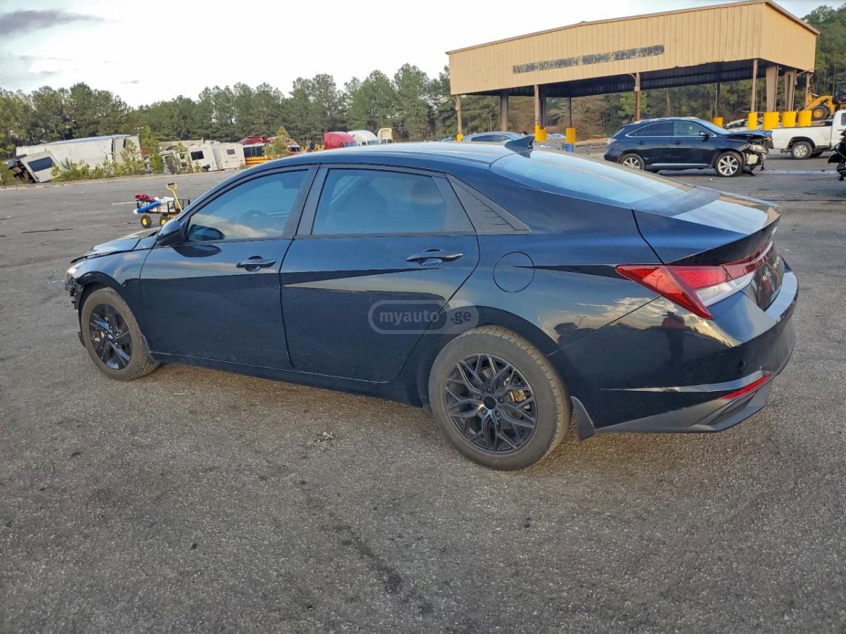 Hyundai Elantra 2022 — photo 2