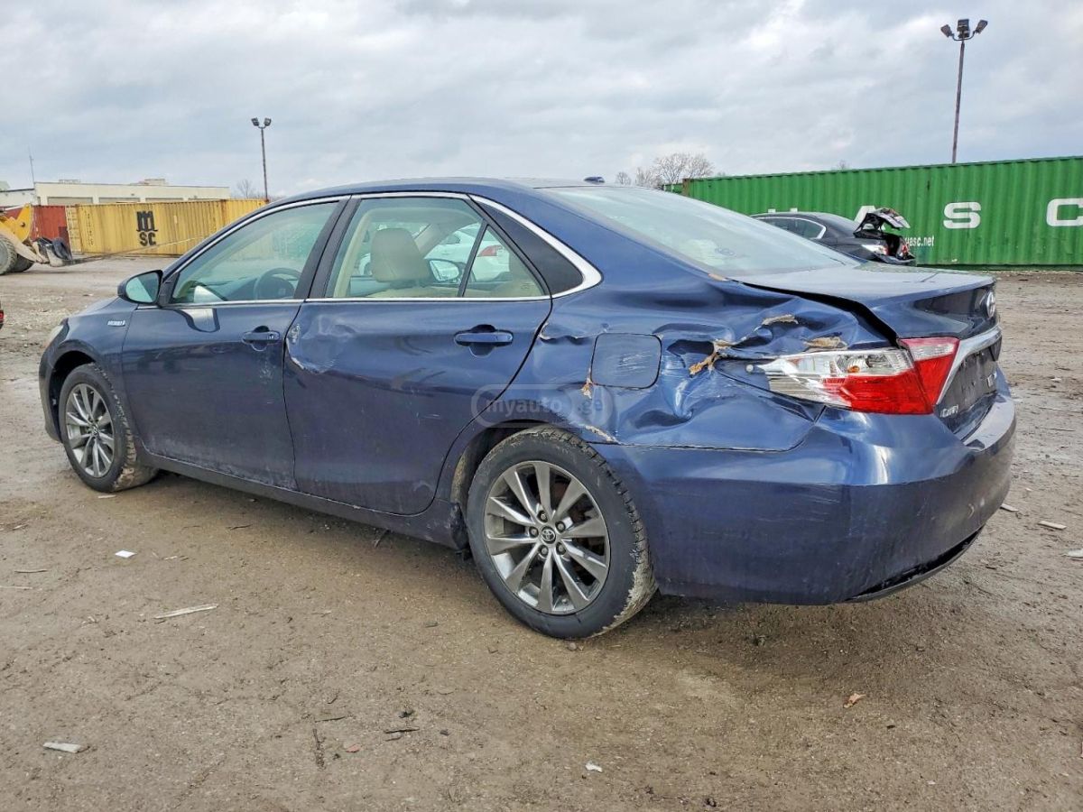 Toyota Camry 2015 — photo 2