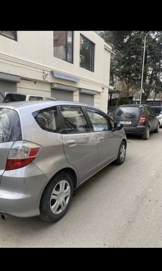 Honda FIT 2010 — photo 2