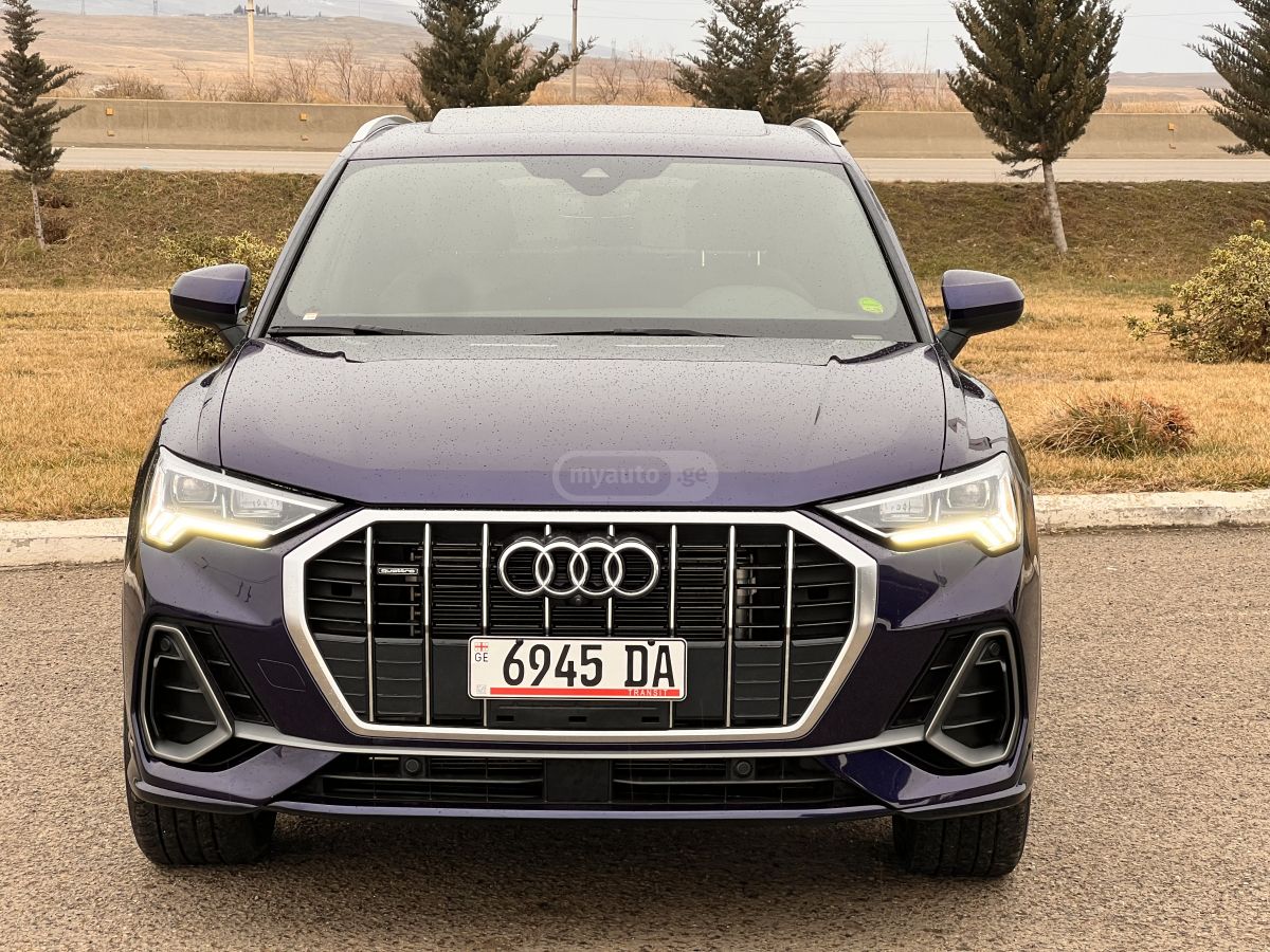 Audi Q3 2022 — photo 2