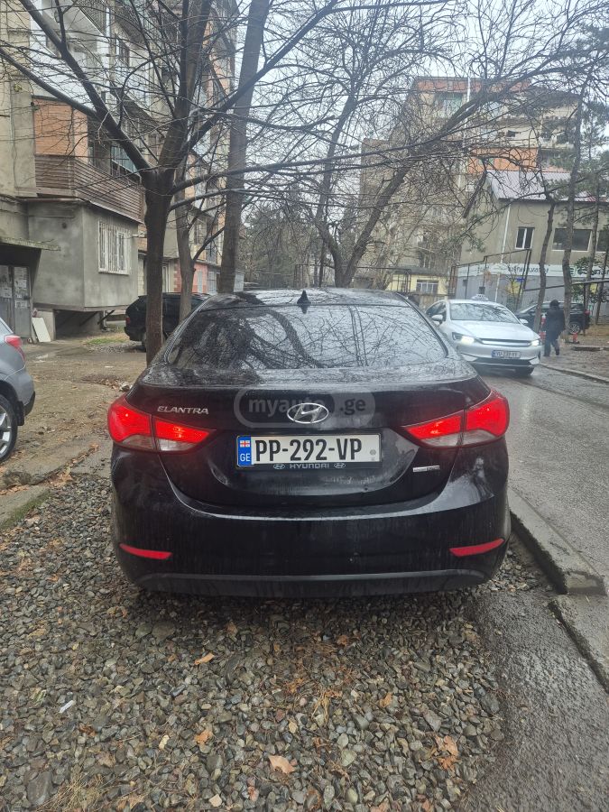 Hyundai Elantra
