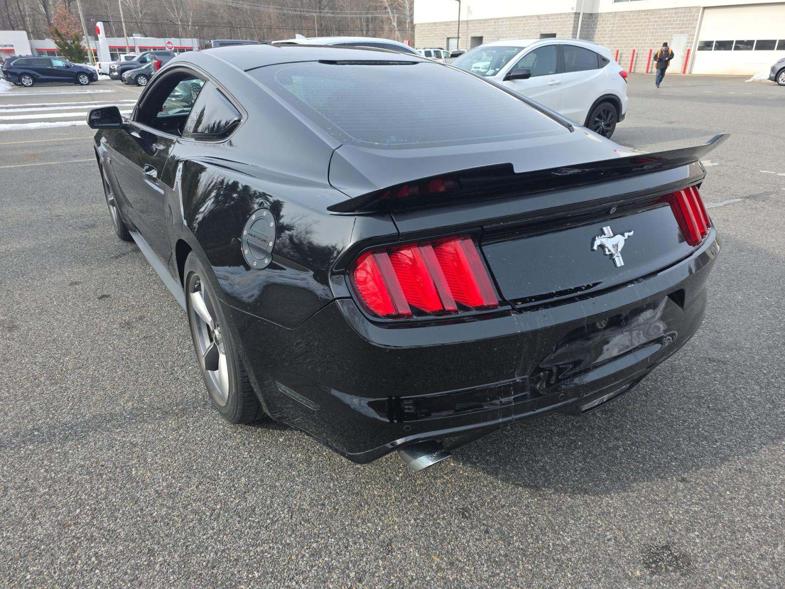 Ford Mustang 2016 — photo 2
