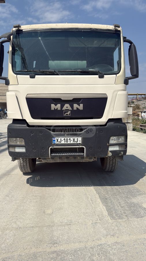 Isuzu TGS