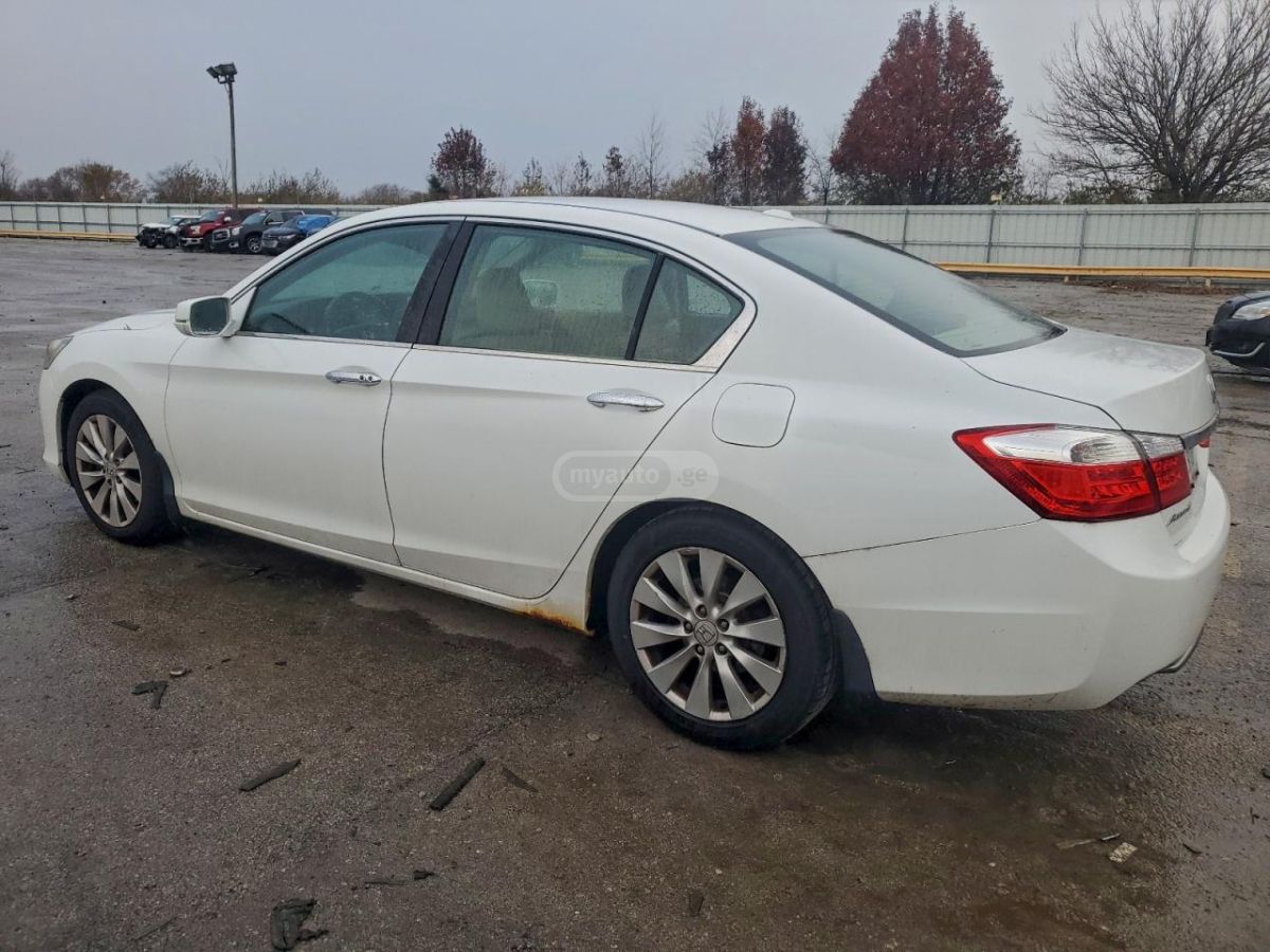 Honda Accord 2013 — photo 2