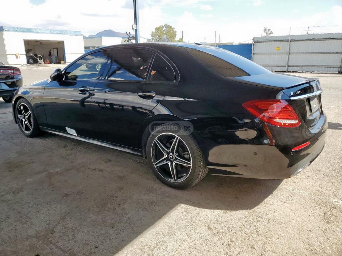 Mercedes-Benz E 300 2018 — photo 2