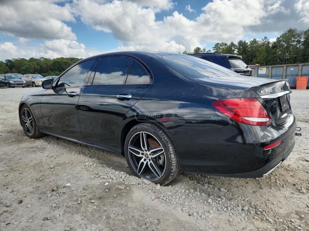 Mercedes-Benz E 350 2020 — photo 2