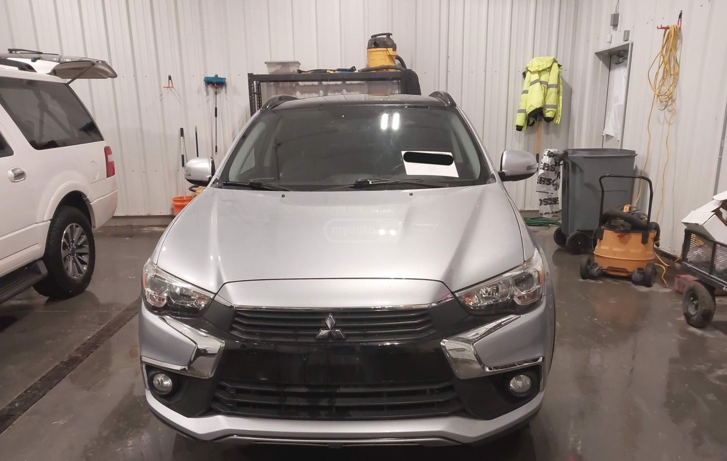 Mitsubishi Outlander 2016 — photo 2