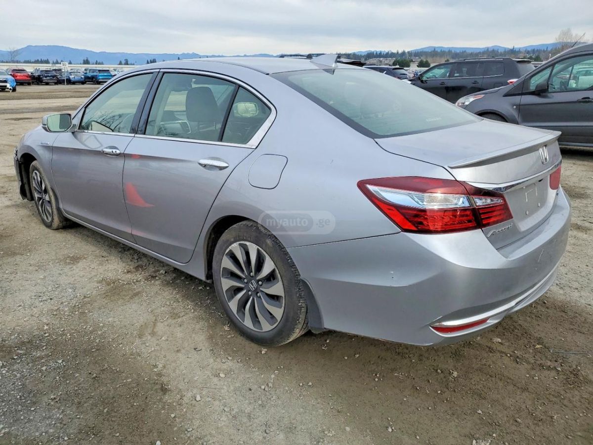 Honda Accord 2017 — photo 2