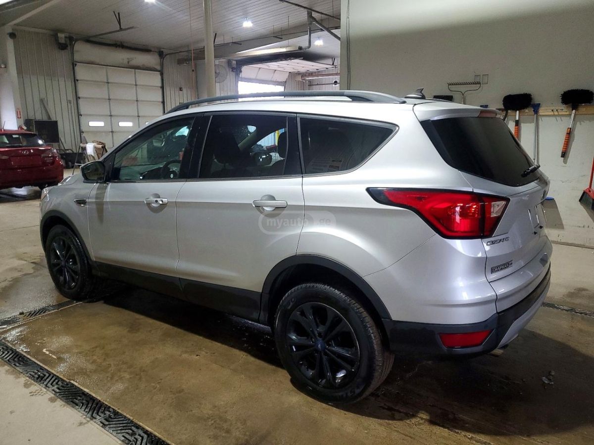 Ford Escape 2019 — photo 2