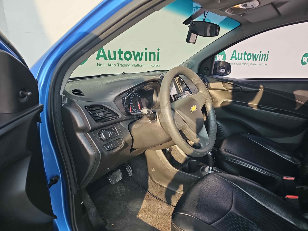 Chevrolet Spark 2017 — photo 2