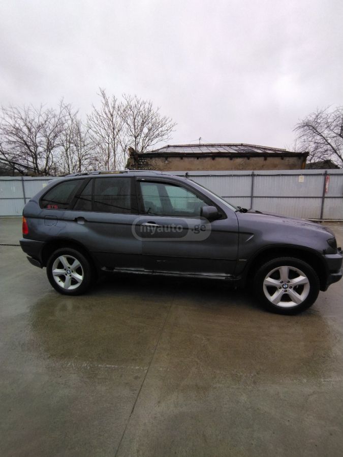 BMW X5 2003 — photo 2