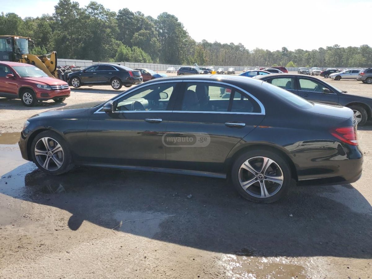 Mercedes-Benz E 350 2020 — photo 2