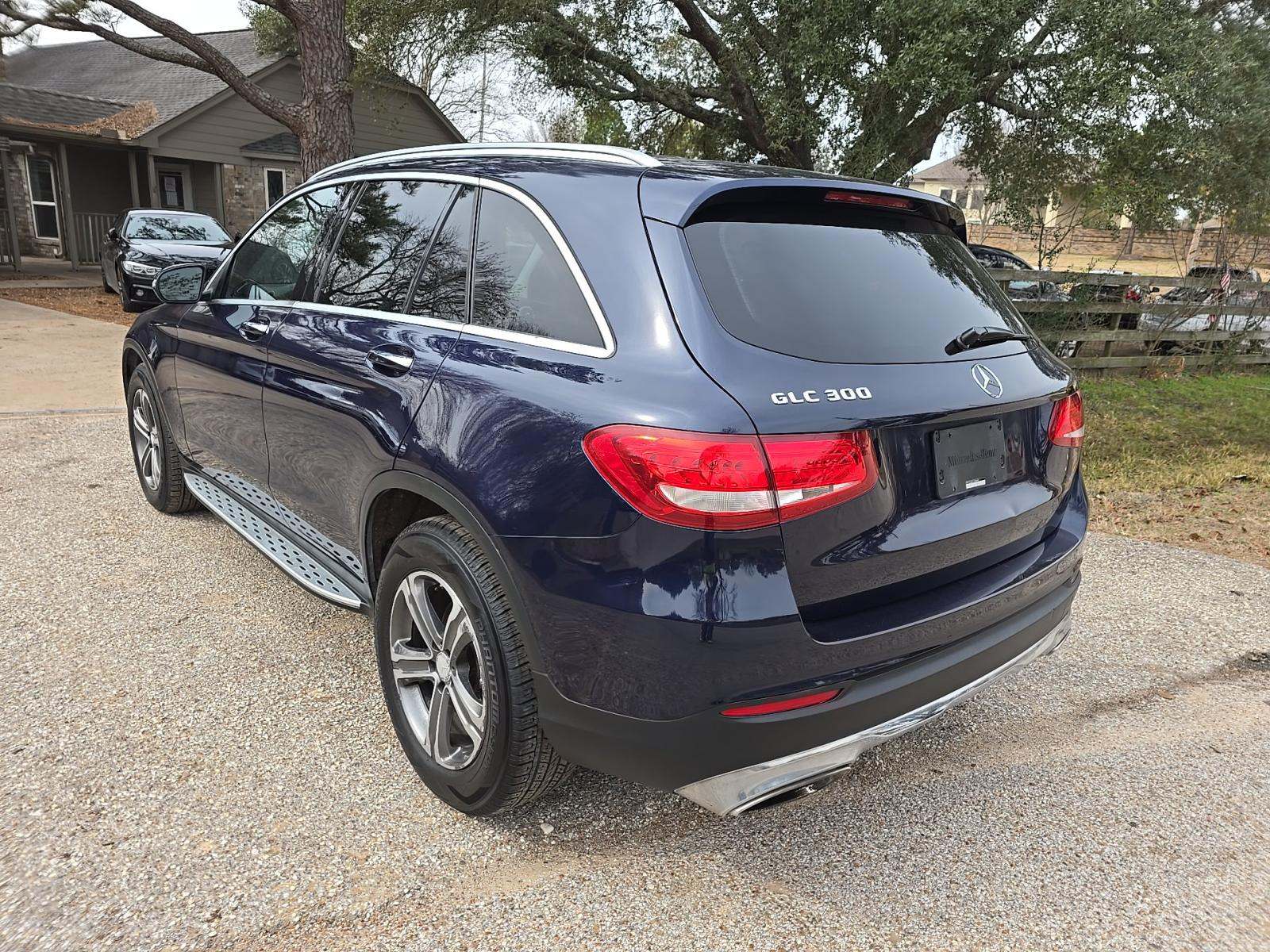 Mercedes-Benz GLC 300 2016 — photo 2