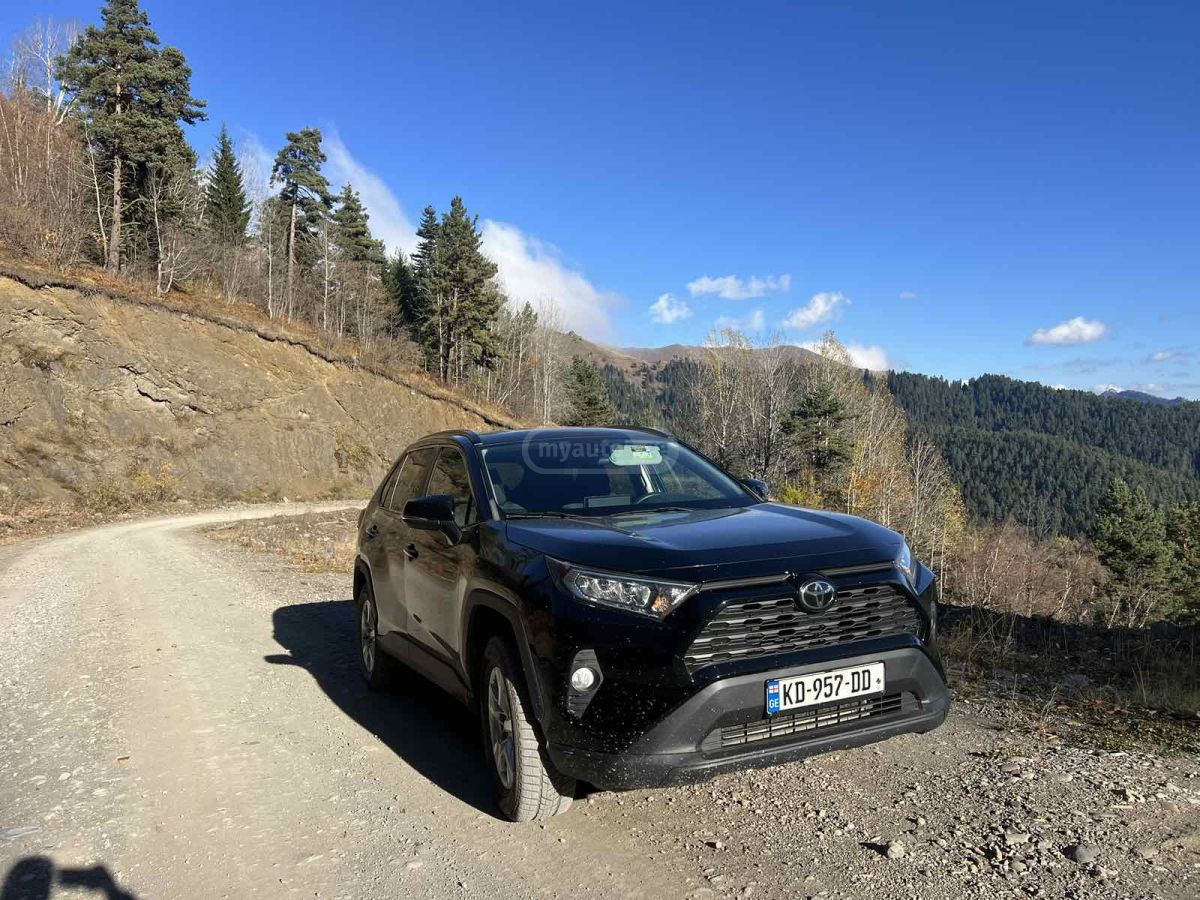 Toyota RAV4 2021 — photo 2