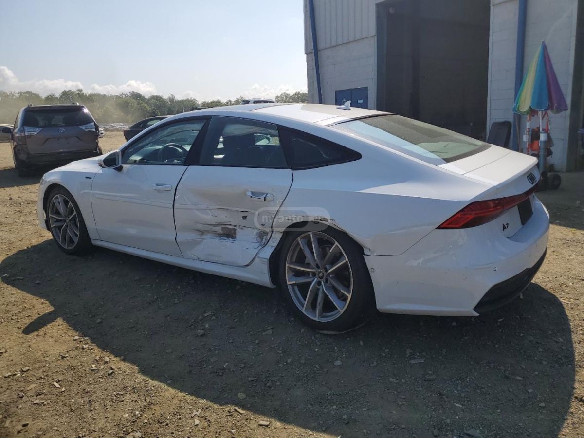 Audi A7 2023 — photo 2