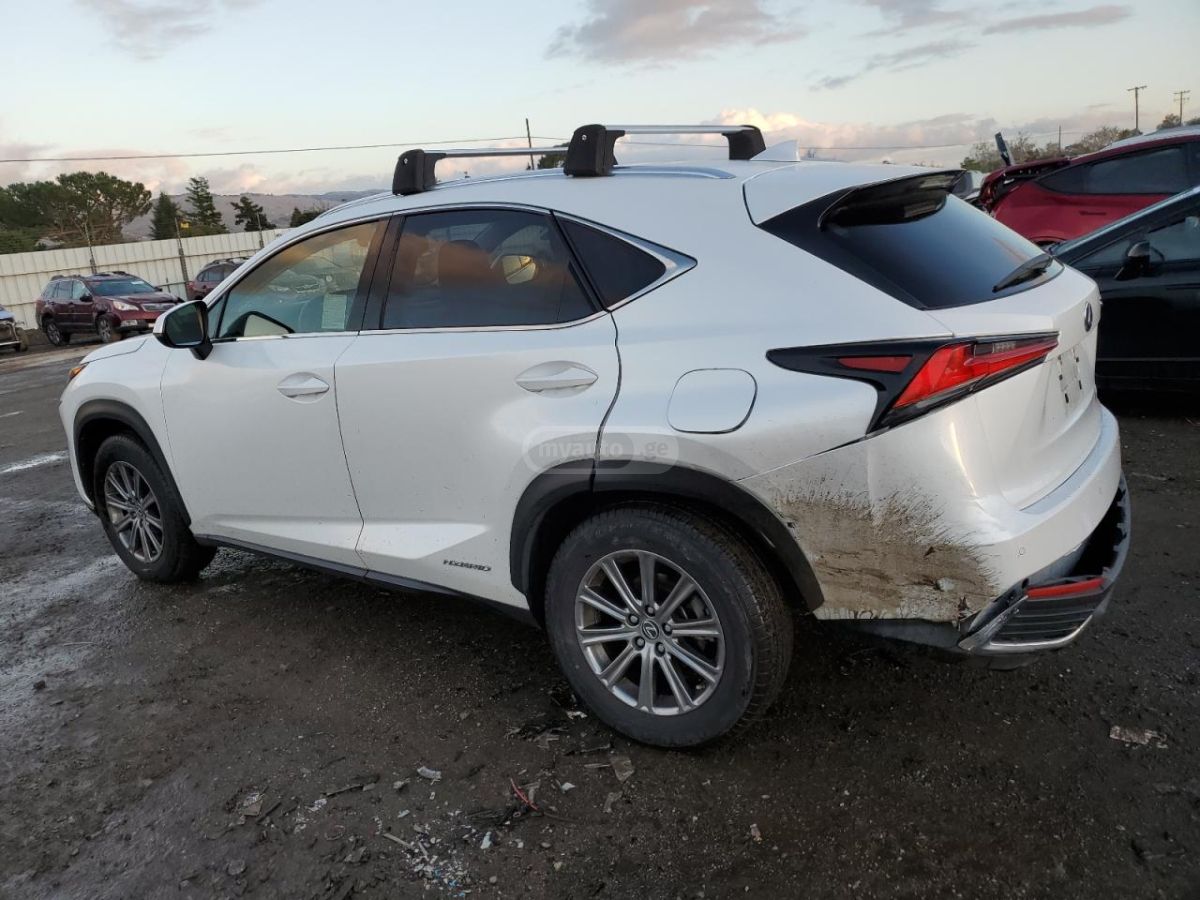 Lexus NX 200 2019 — photo 2