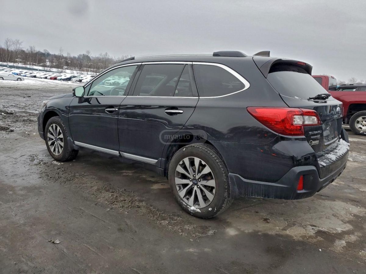 Subaru Outback 2019 — photo 2