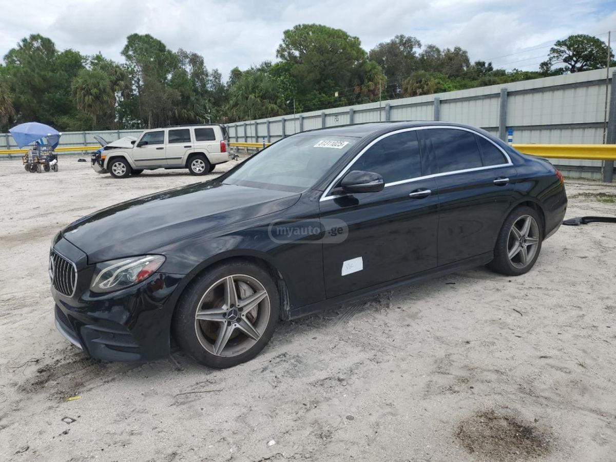 Mercedes-Benz E 300