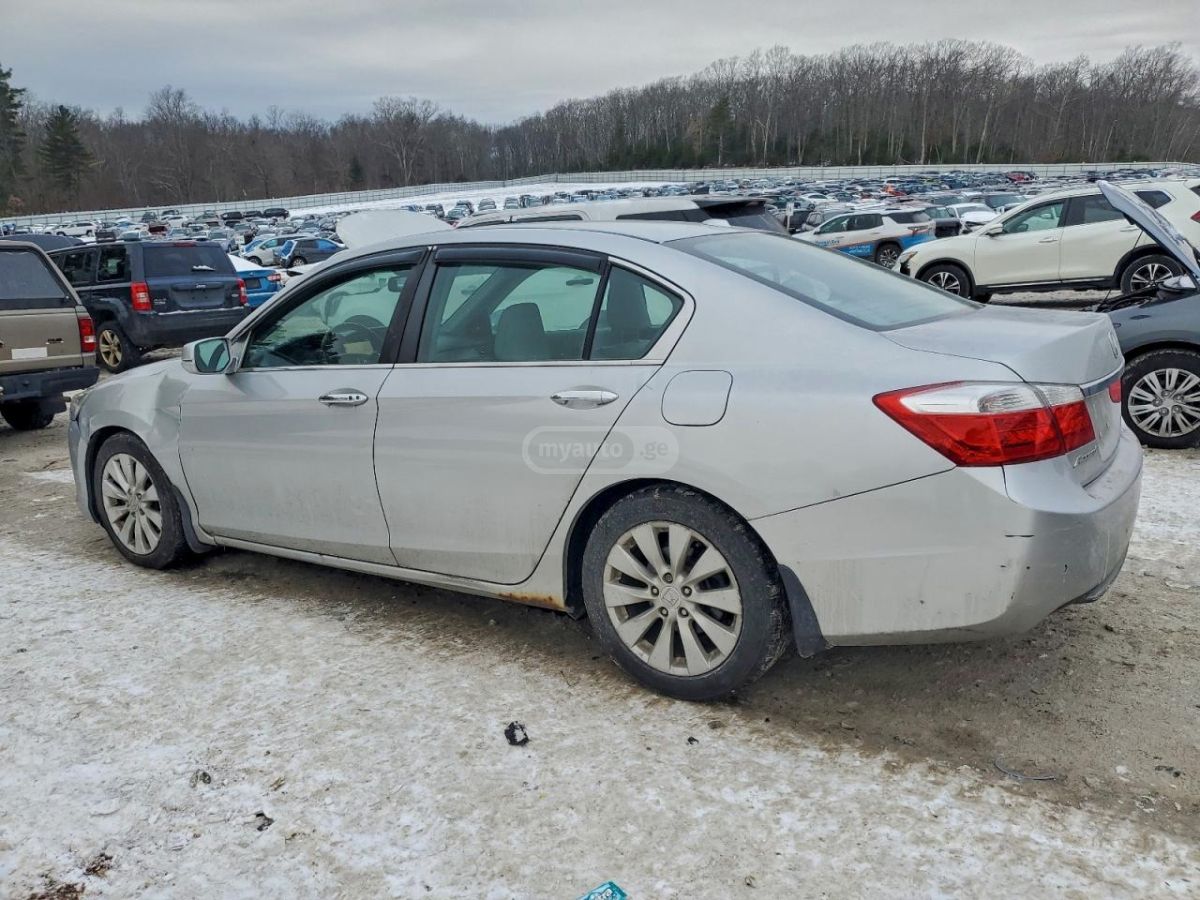 Honda Accord 2013 — photo 2