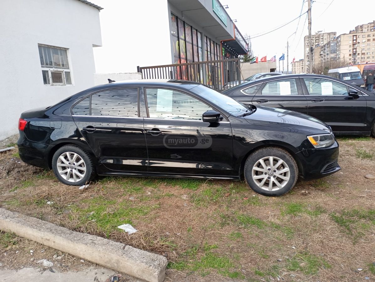 Volkswagen Jetta 2014 — photo 2