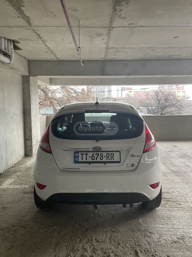Ford Fiesta 2013 — photo 2
