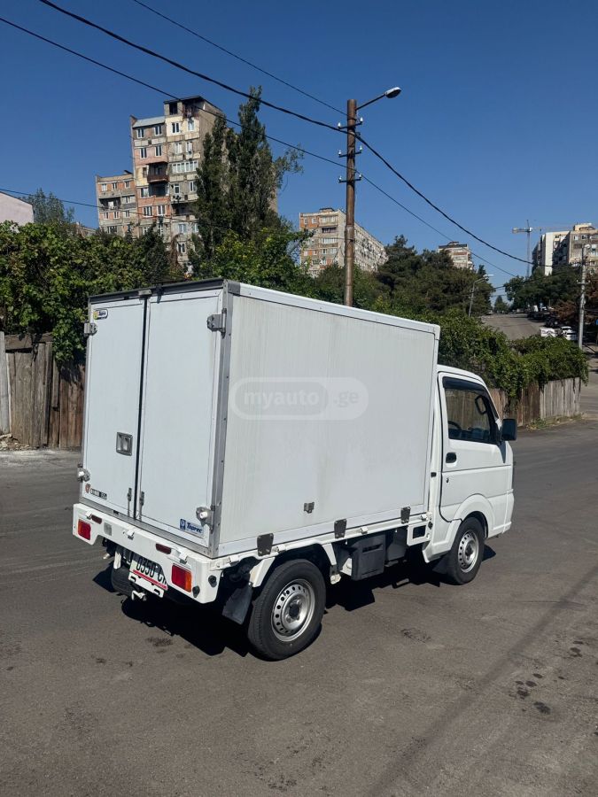 Mazda Bongo 2014 — photo 2