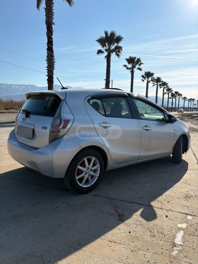 Toyota Prius C