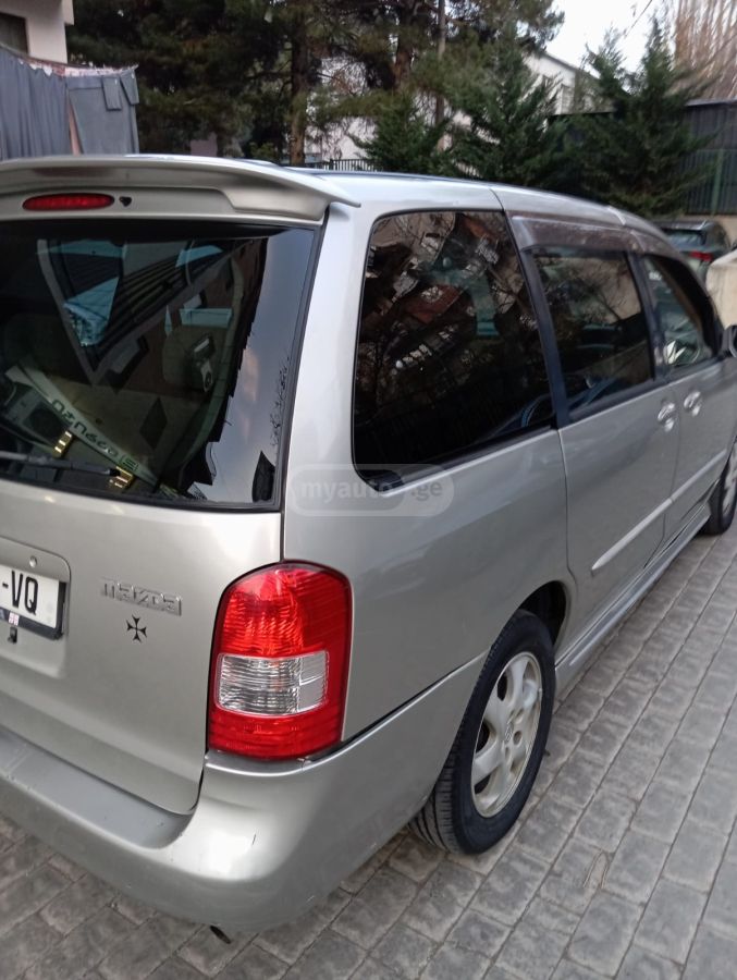 Mazda MPV 2002 — photo 2