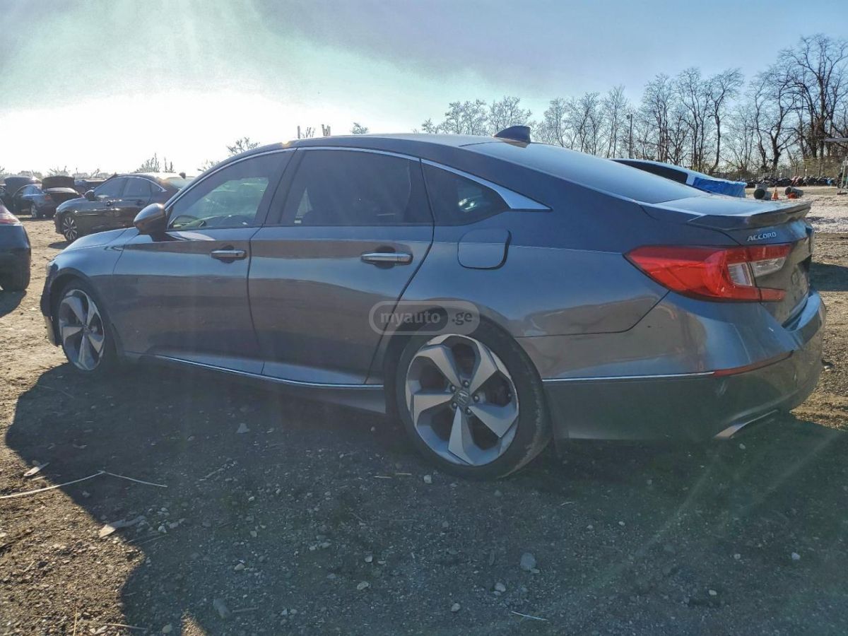 Honda Accord 2018 — photo 2