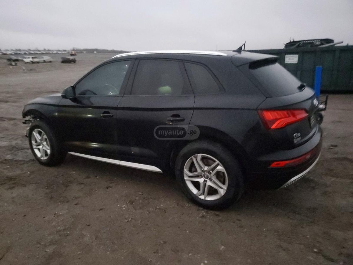 Audi Q5 2018 — photo 2