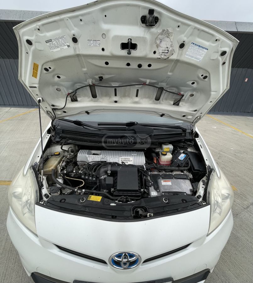 Toyota Prius 2012 — photo 2