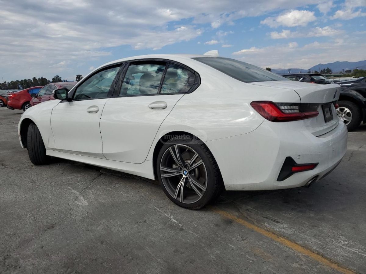 BMW 330 2022 — photo 2