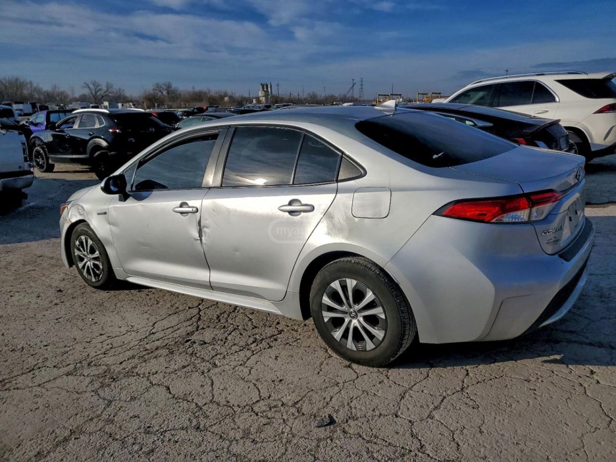 Toyota Corolla 2021 — photo 2