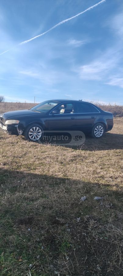 Audi A4 2005 — photo 2