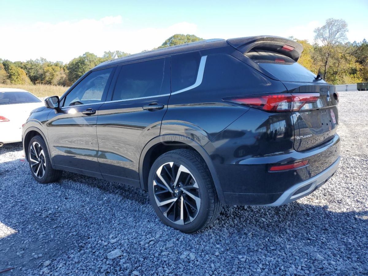Mitsubishi Outlander 2023 — photo 2