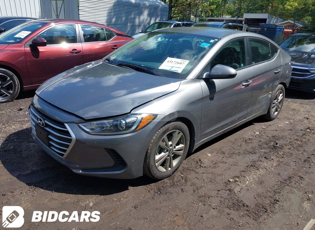 Hyundai Elantra 2018 — photo 2