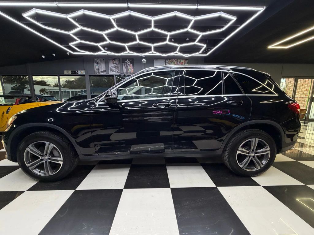 Mercedes-Benz GLC 300 2016 — photo 2