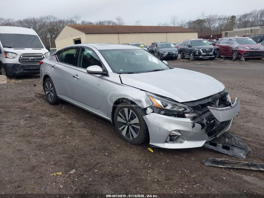 Nissan Altima 2019 — photo 2