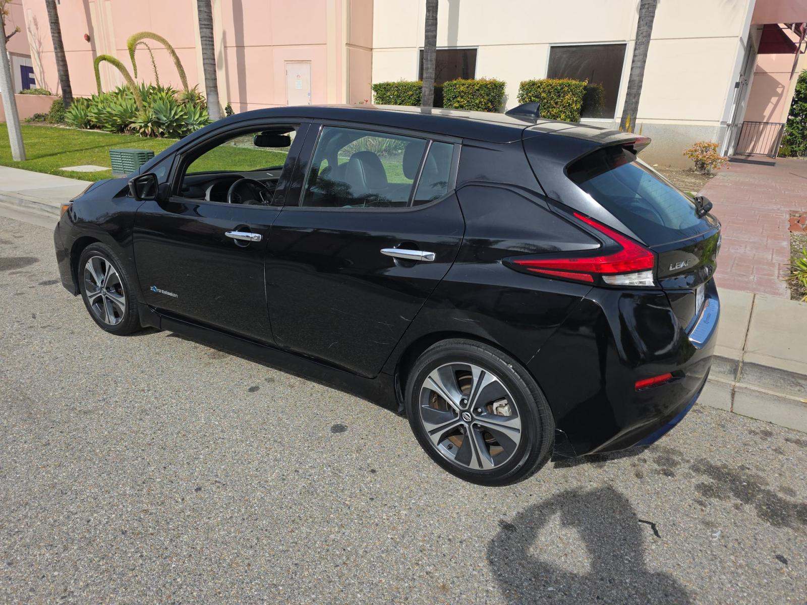 Nissan Leaf 2019 — photo 2