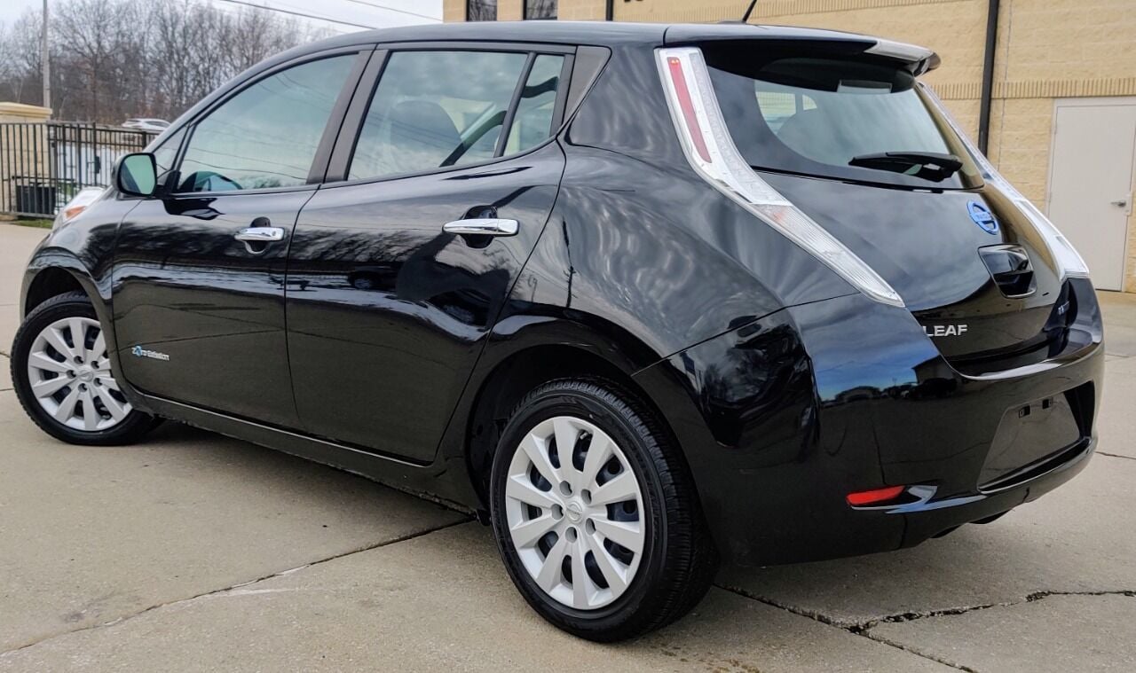 Nissan Leaf 2016 — photo 2