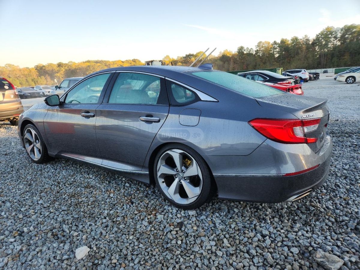 Honda Accord 2018 — photo 2