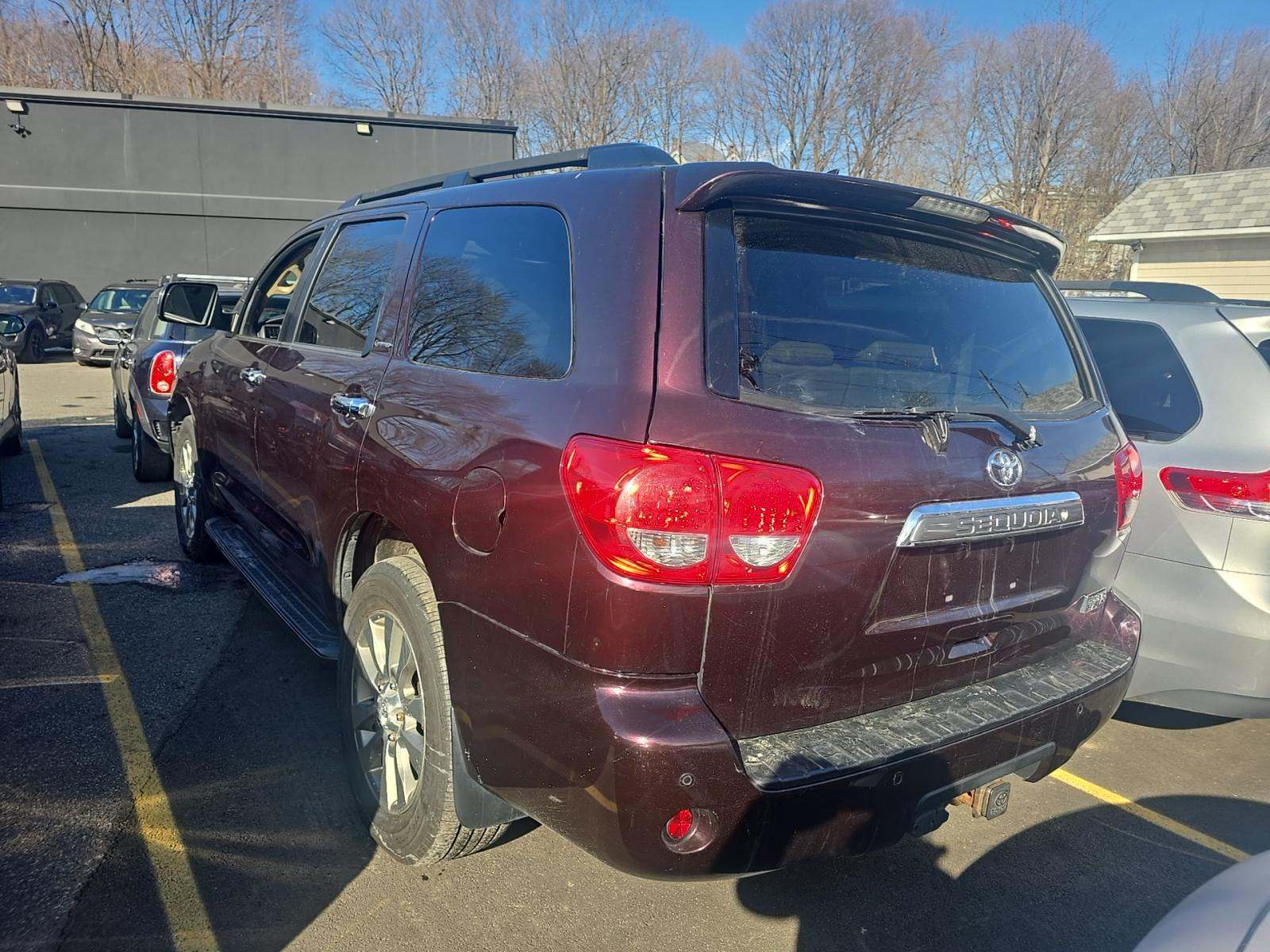 Toyota Sequoia 2014 — photo 2