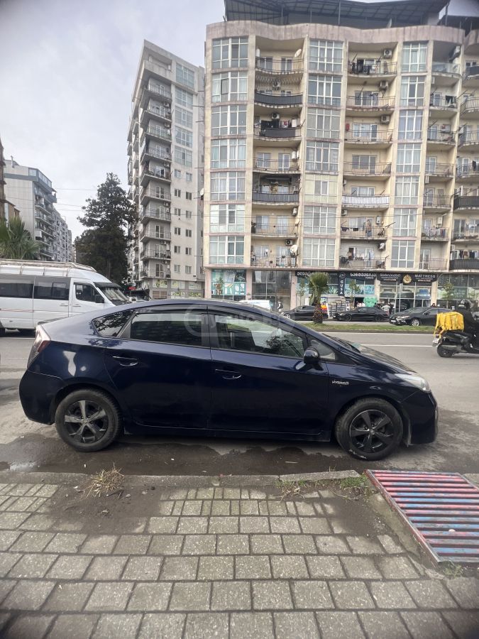Toyota Prius 2014 — photo 2